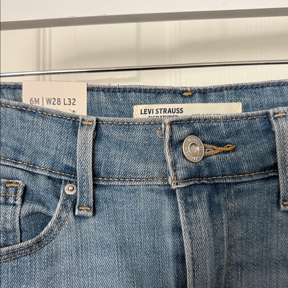 Levi Strauss Signature Gold Women’s Modern Straight Jeans 6 NWT - Picture 4 of 12